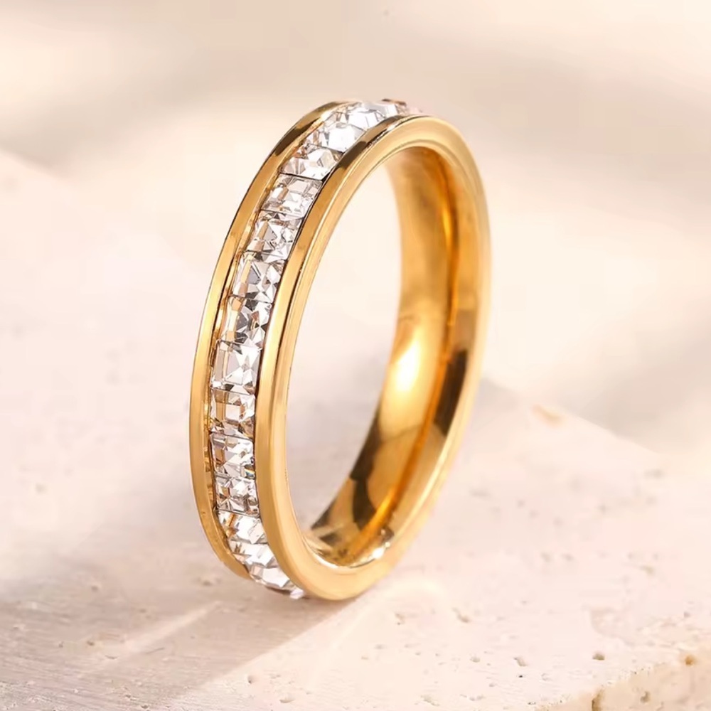 Lux 2x gold color crystal 7 size ring - Picture 3 of 14